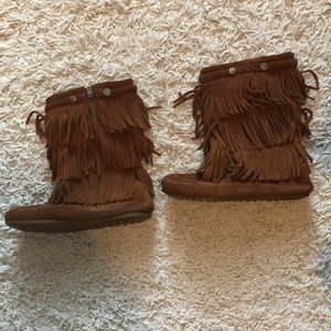 Minnetonka fringe boots